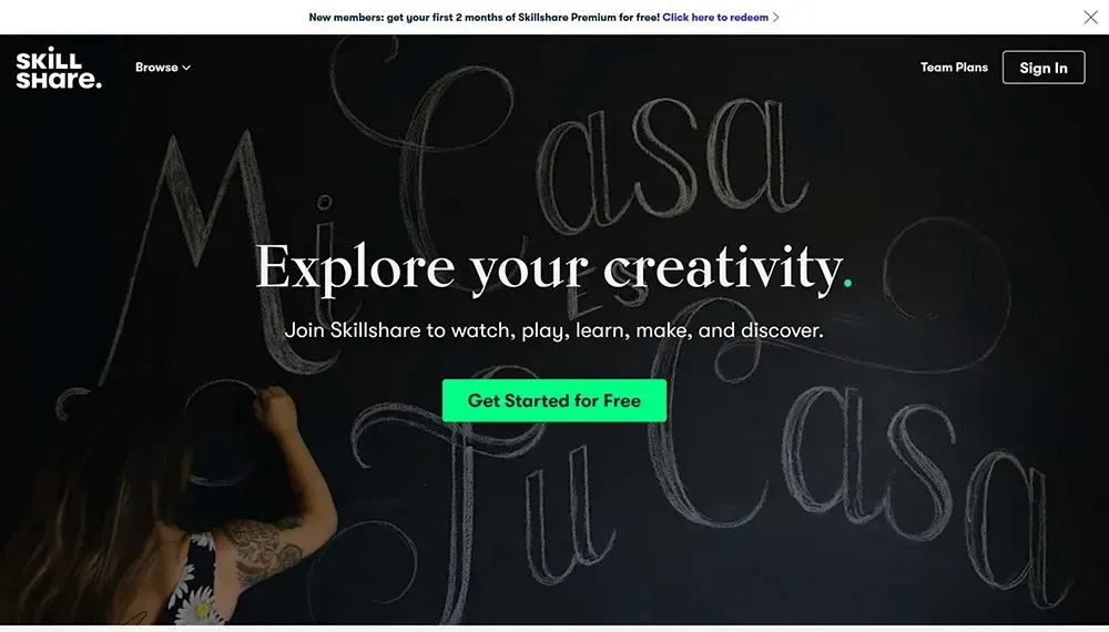 Página de inicio de Skillshare con el titular Explore su creatividad sobre arte de letras de tiza