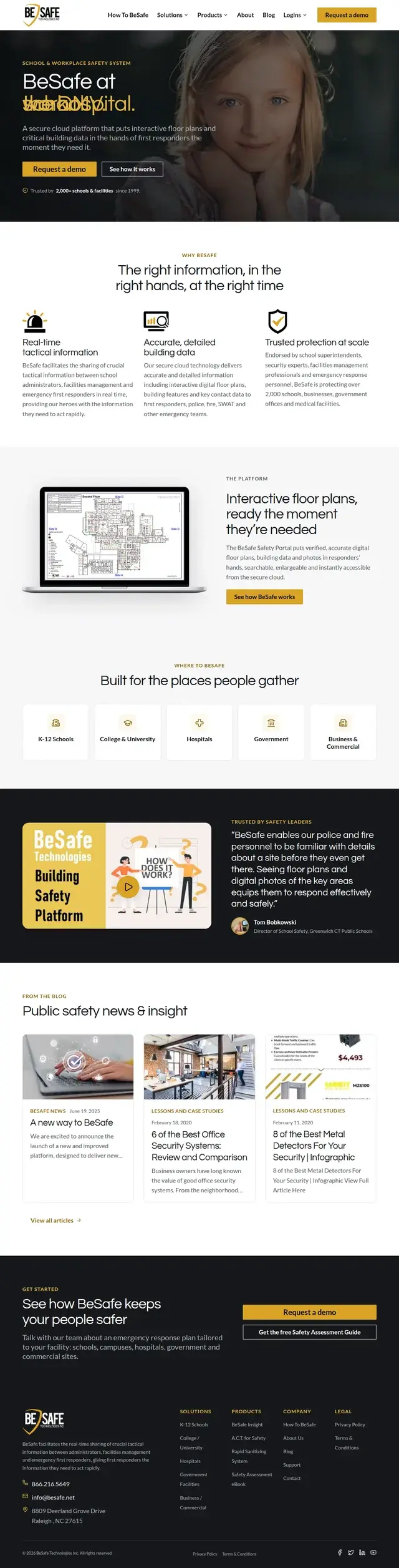 Página de inicio de BeSafe con el titular 'La información correcta, en las manos correctas, en el momento correcto,' un plano de planta interactivo en una laptop, y tarjetas para escuelas K-12, colegios, hospitales, sitios gubernamentales y comerciales.