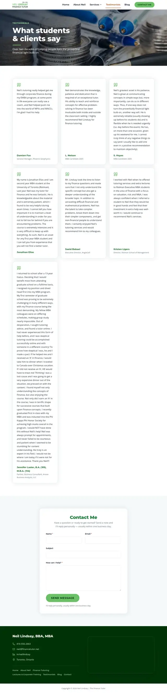 Página de testimonios de Finance Tutor titulada 'Lo que dicen los estudiantes y clientes', con tarjetas de reseñas de estudiantes de MBA y ejecutivos elogiando la tutoría de Neil.