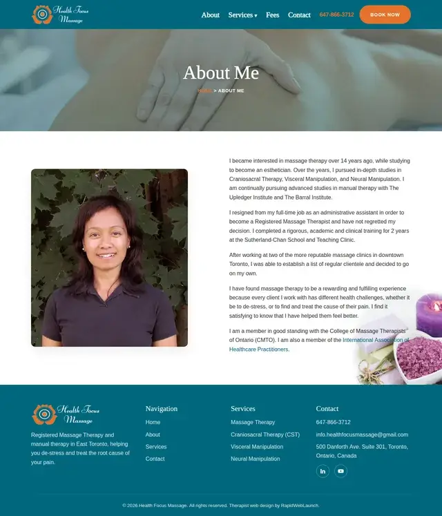 Página Acerca de Mí de Health Focus Massage donde Theresa describe más de 14 años en terapia de masaje, su formación en Terapia Cráneosacral y Manipulación Visceral, y su membresía en CMTO.