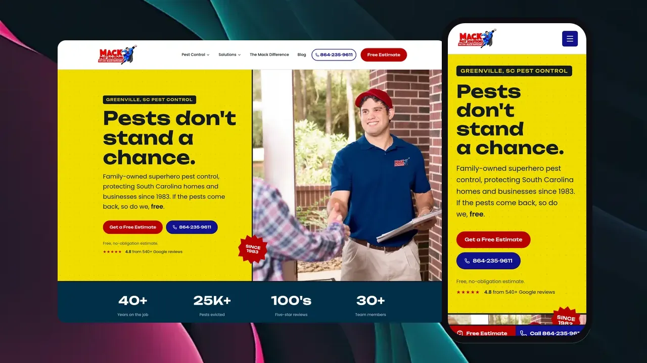 El sitio web de Mack Pest Solutions mostrado en una laptop y un teléfono: un hero audaz amarillo que dice Las plagas no tienen oportunidad junto a una foto de un técnico uniformado saludando a un propietario en la puerta de su casa.