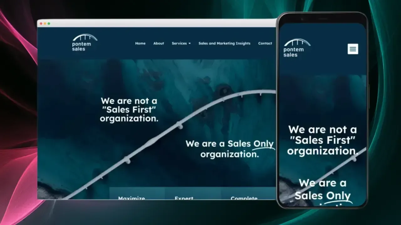 Una laptop y un smartphone muestran un sitio web corporativo con un diseño moderno en tonos azules, destacando mensajes sobre el enfoque de ventas de la empresa contra un fondo abstracto y elegante.