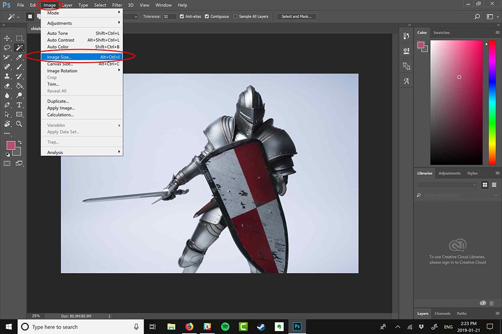 Menú de Photoshop mostrando la opción Tamaño de Imagen
