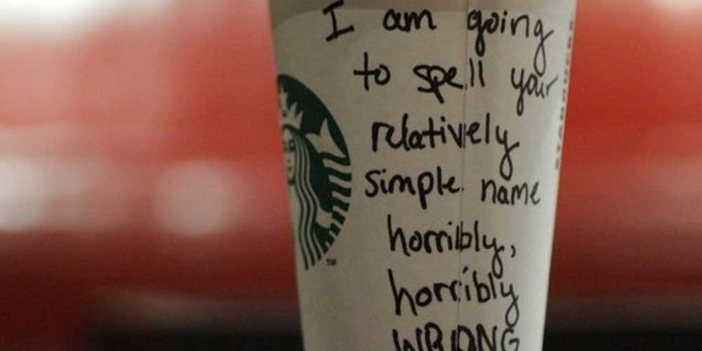 Nombres divertidos mal escritos en tazas de Starbucks