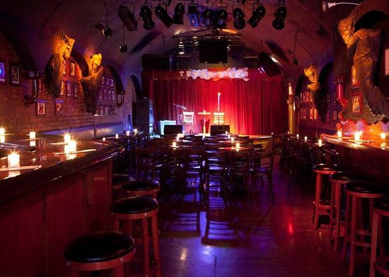 Actuación de blues en vivo en el bar Terra Blues en NYC